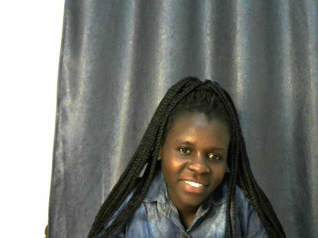 Little-queen live cam on BongaCams