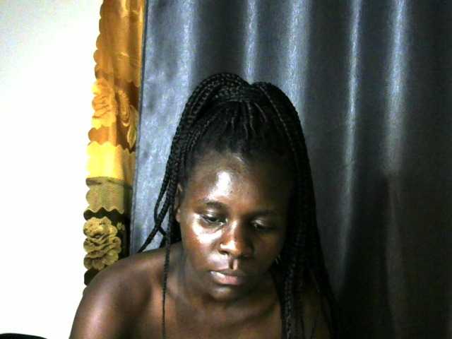 Little-queen live cam on BongaCams