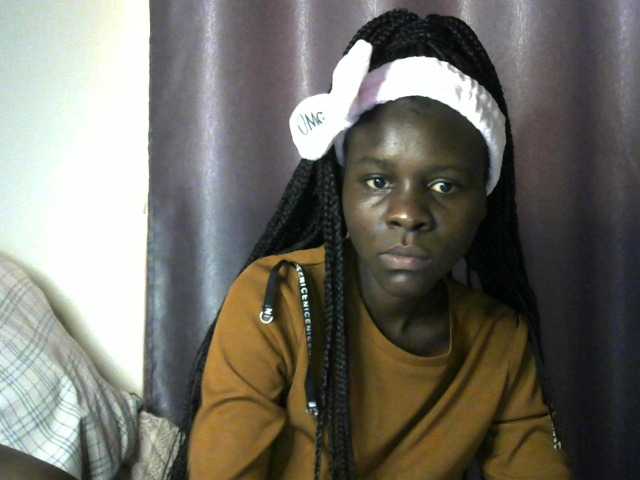 Little-queen live cam on BongaCams