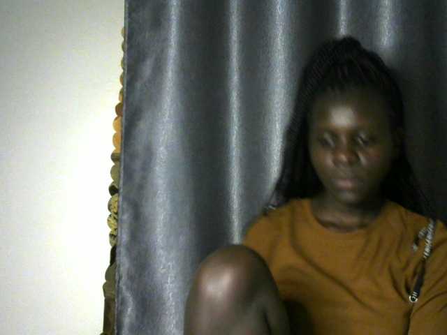 Little-queen live cam on BongaCams