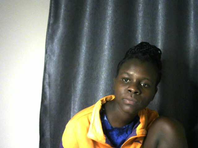 Little-queen live cam on BongaCams