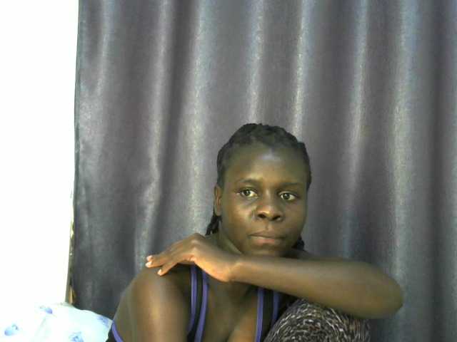 Little-queen live cam on BongaCams
