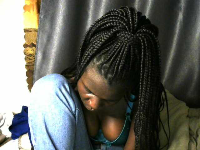 Little-queen live cam on BongaCams