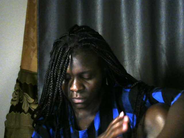 Little-queen live cam on BongaCams