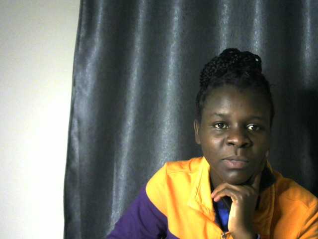 Little-queen live cam on BongaCams
