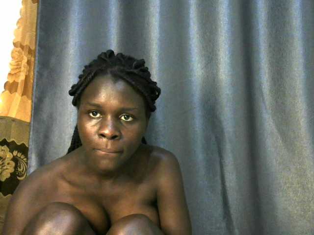 Little-queen live cam on BongaCams