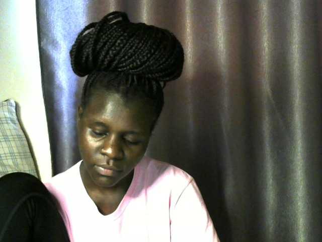 Little-queen live cam on BongaCams