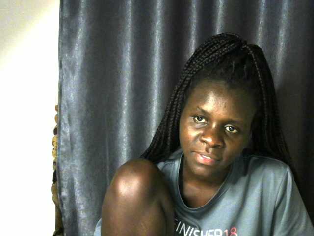 Little-queen live cam on BongaCams