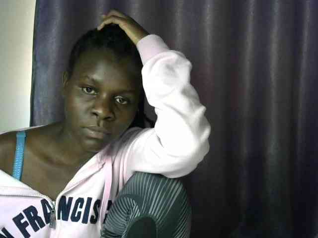 Little-queen webcam
