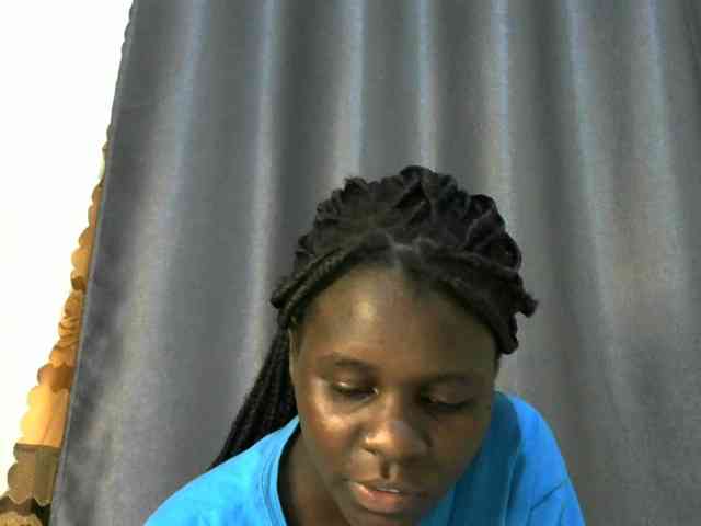 Little-queen webcam