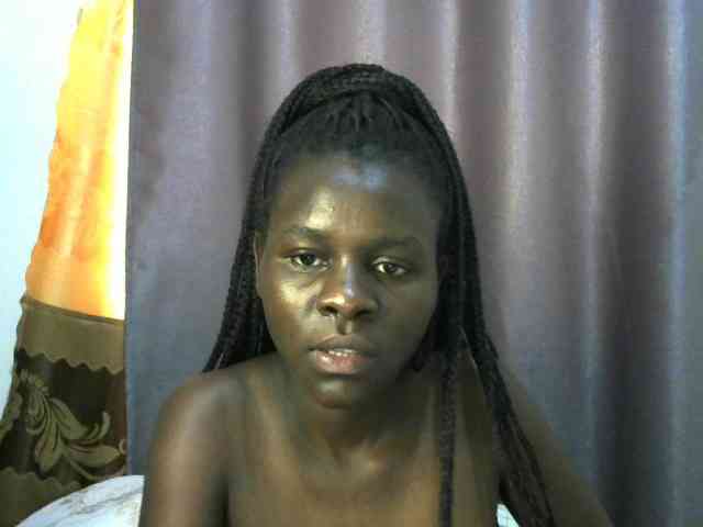 Little-queen webcam