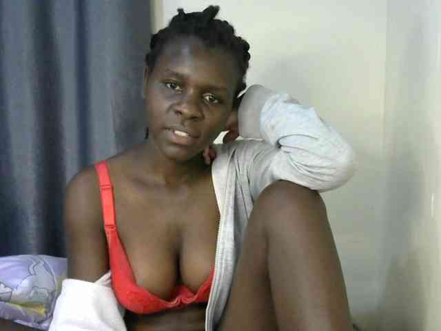 Little-queen webcam