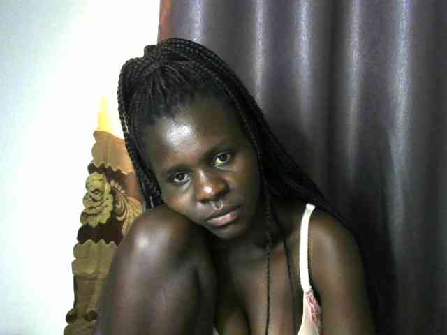Little-queen webcam