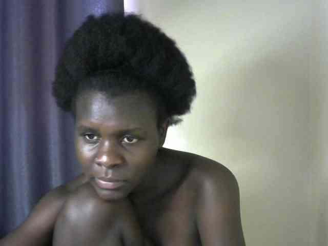 Little-queen webcam