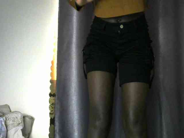 Little-queen webcam