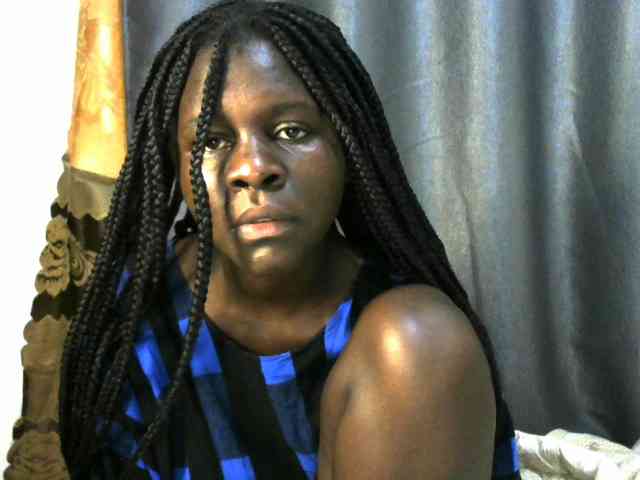 Little-queen webcam