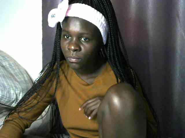 Little-queen webcam