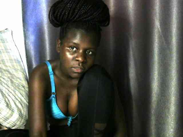 Little-queen webcam