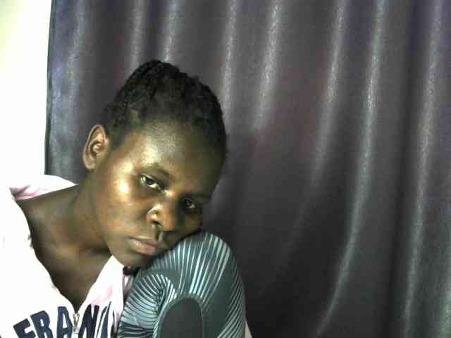 Little-queen webcam