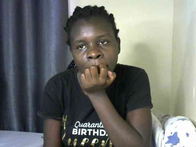 Little-queen webcam