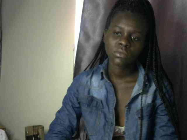 Little-queen webcam