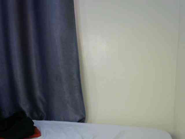 Little-queen webcam