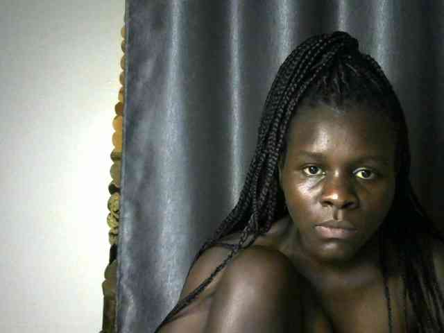 Little-queen webcam
