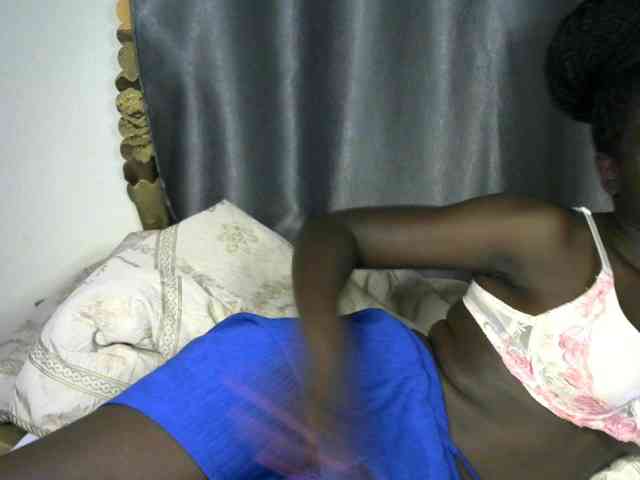 Little-queen webcam