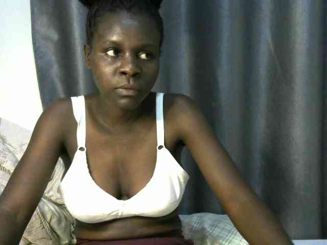 Little-queen webcam