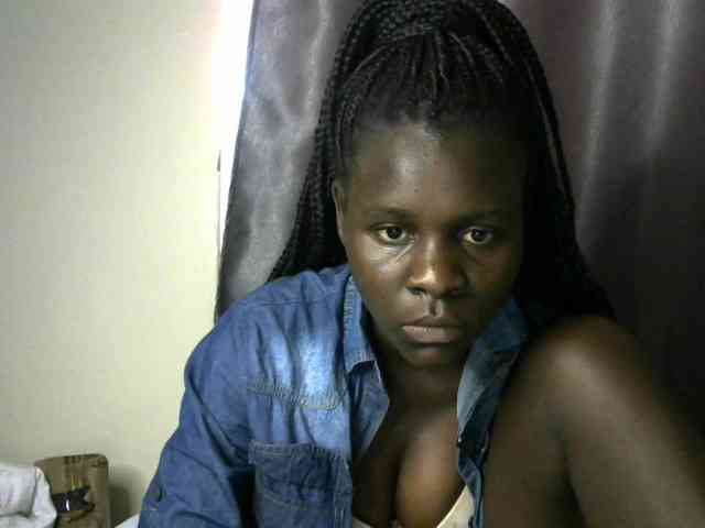 Little-queen webcam
