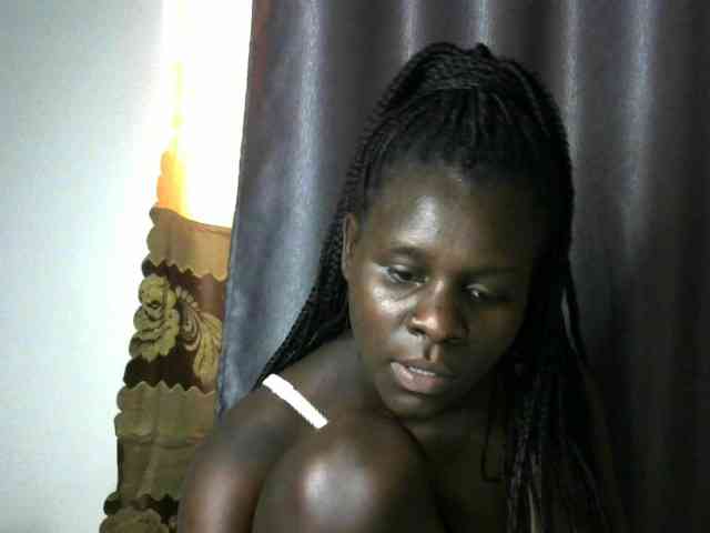 Little-queen webcam