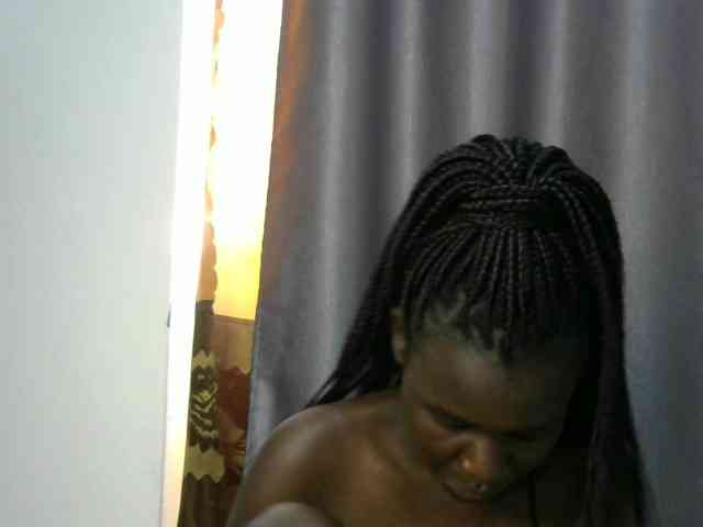 Little-queen webcam