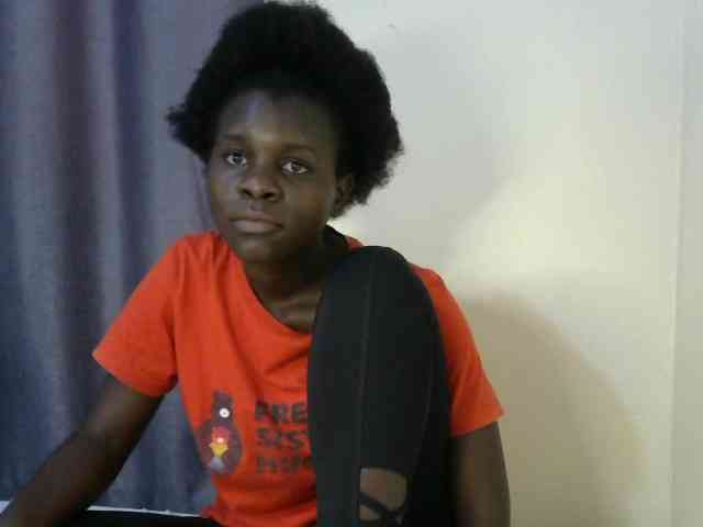 Little-queen webcam