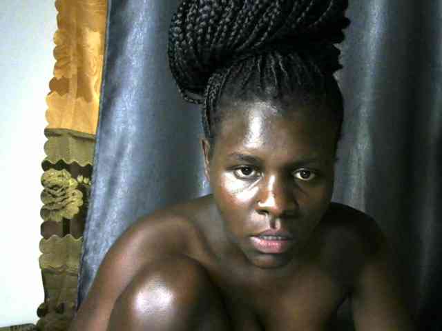 Little-queen webcam