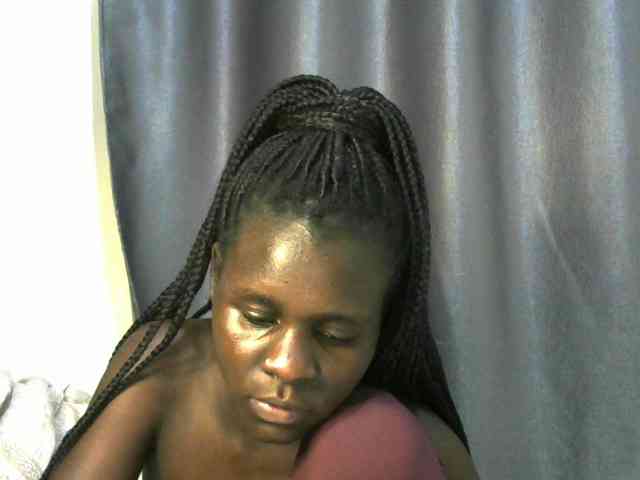 Little-queen webcam