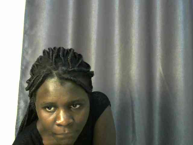 Little-queen webcam