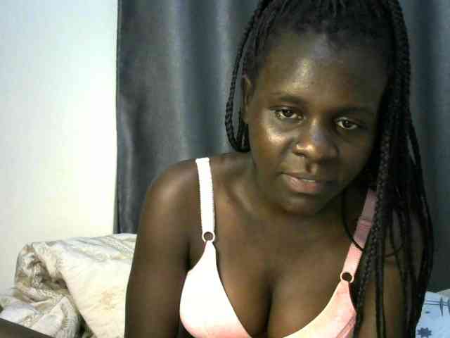 Little-queen webcam