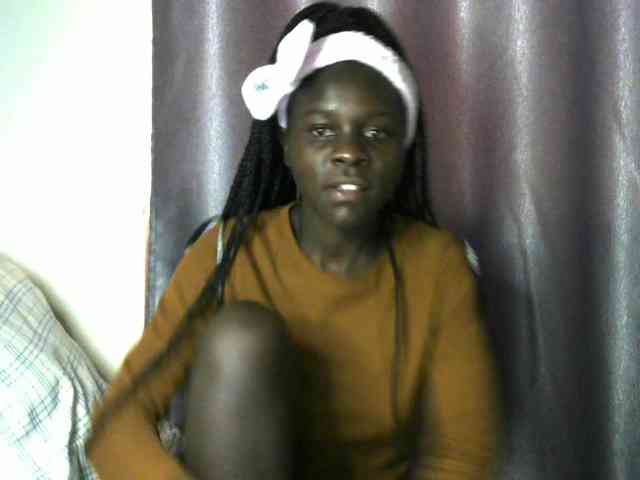 Little-queen webcam