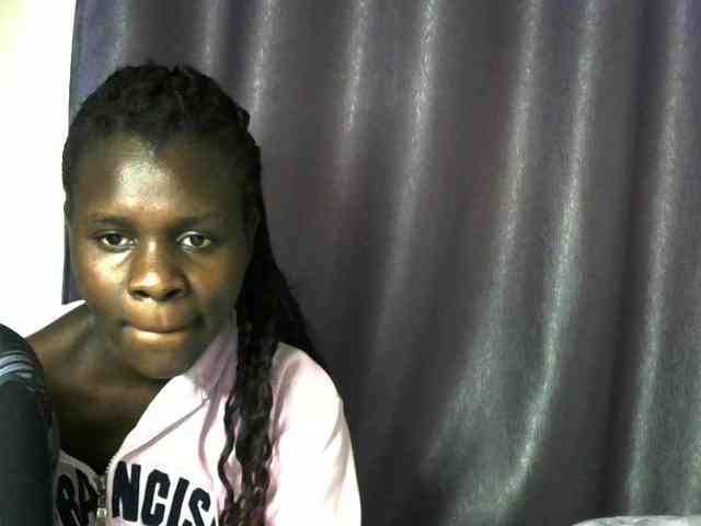 Little-queen webcam