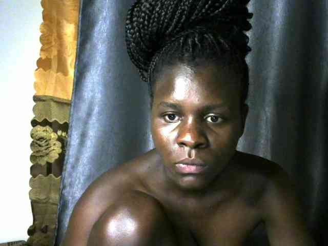 Little-queen webcam