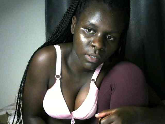 Little-queen webcam