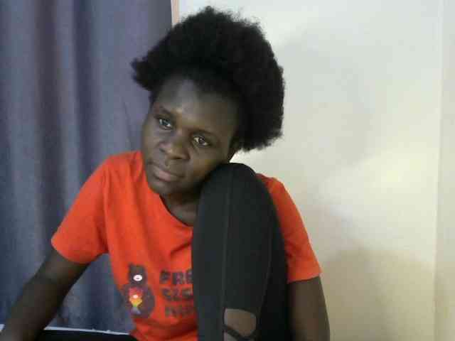 Little-queen webcam