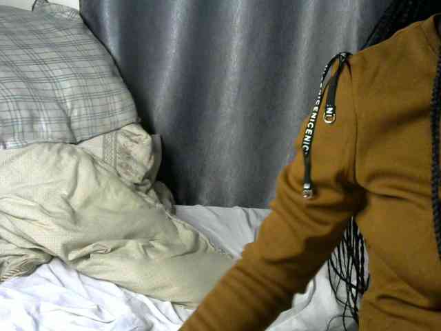 Little-queen webcam