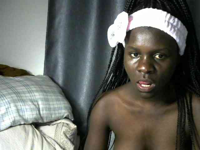 Little-queen webcam