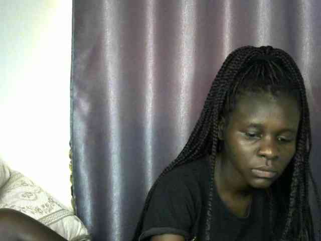 Little-queen webcam