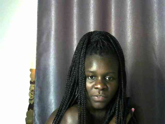 Little-queen webcam