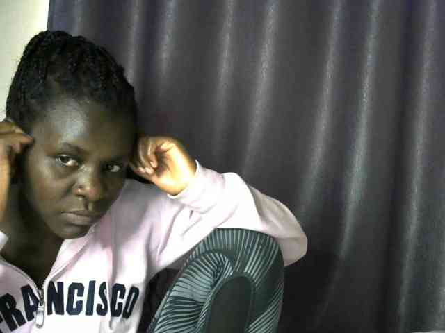 Little-queen webcam
