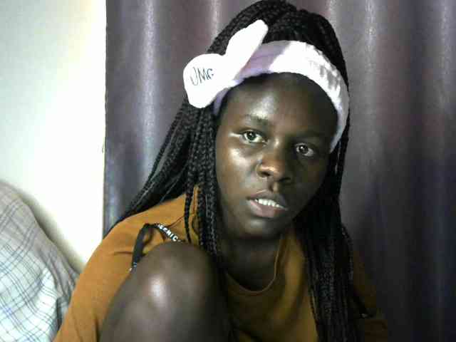Little-queen webcam