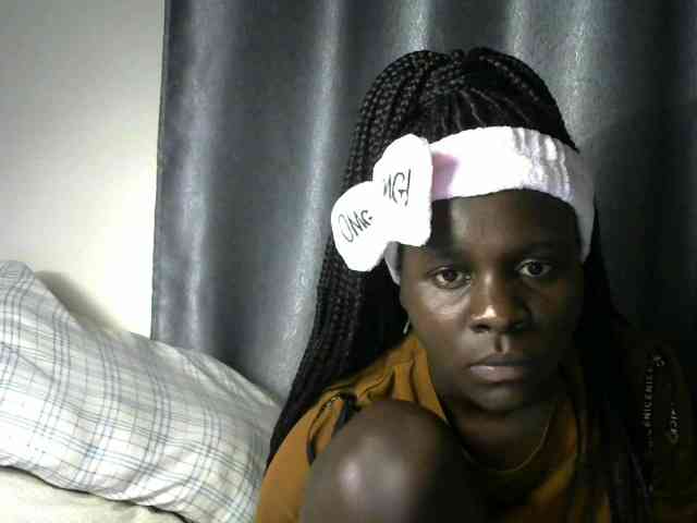 Little-queen webcam