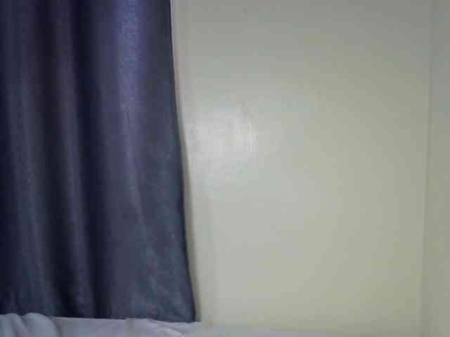 Little-queen webcam